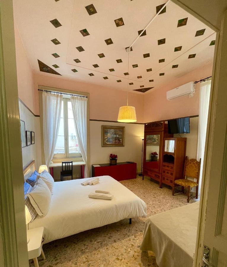 Montello Guest House & Apartment Catánia Buitenkant foto