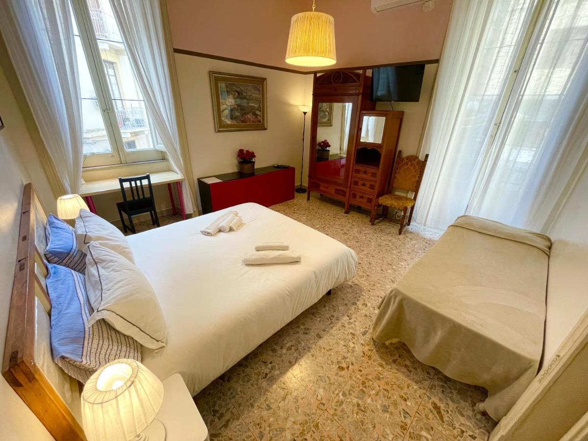 Montello Guest House & Apartment Catánia Buitenkant foto